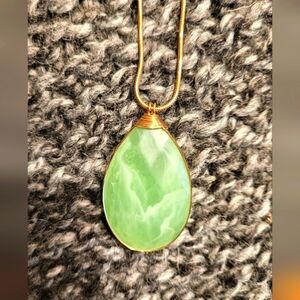 Elegant Green Pendant Necklace